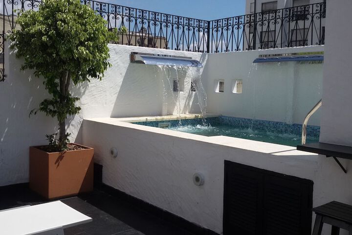 Pool 67 of 110