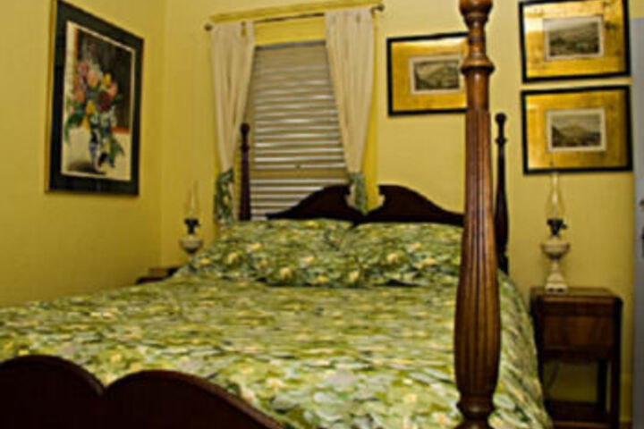 Room 25 of 63