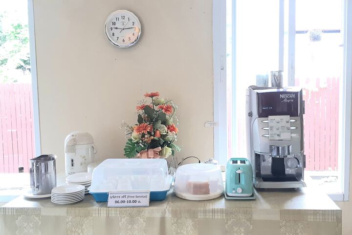 Breakfast/Coffee Service 29 of 36
