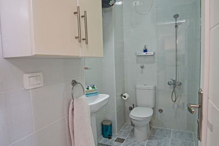 Room 13 of 22