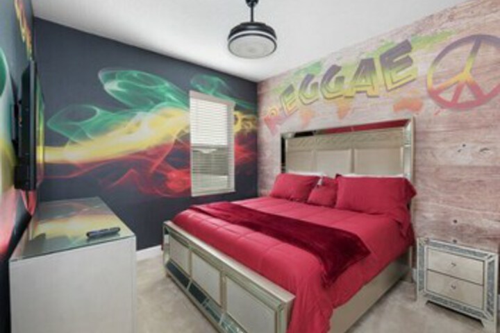 Room 32 of 46