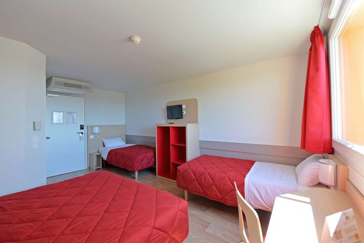 Room 13 of 73