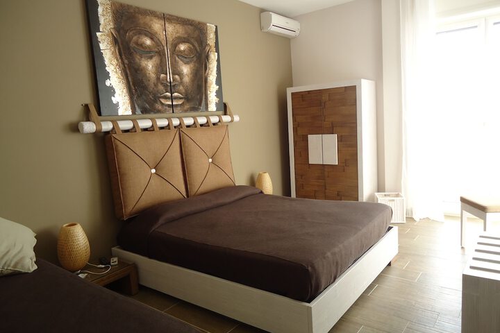 Room 4 of 95
