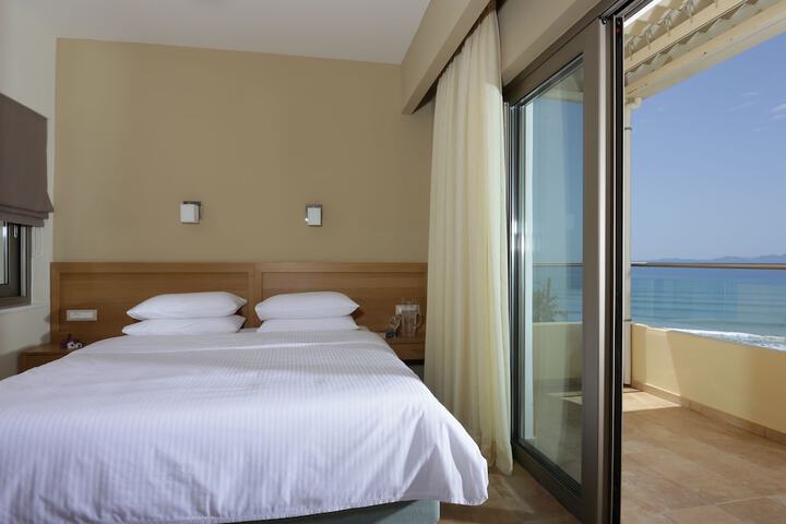 Room 8 of 60