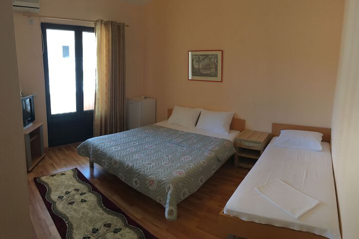 Room 9 of 52