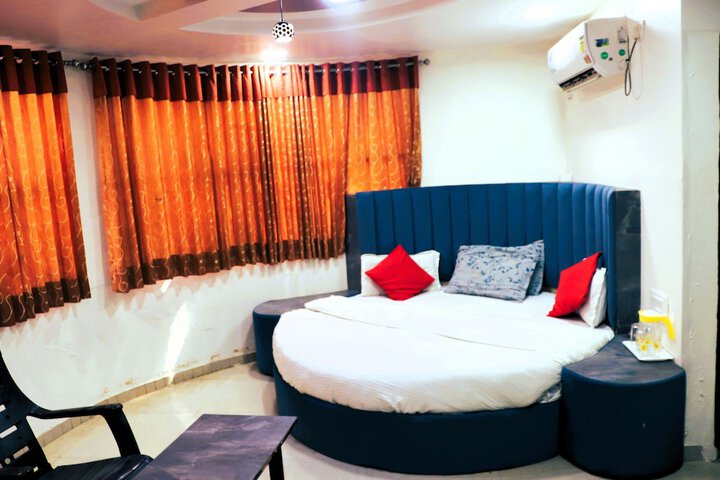 Room 25 of 57