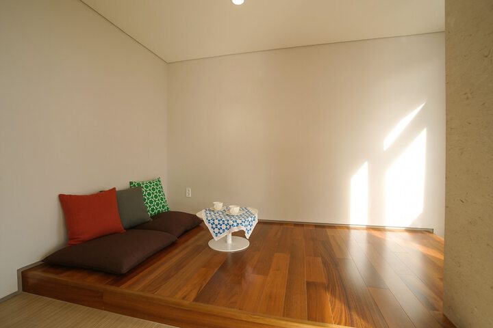 Room 22 of 253