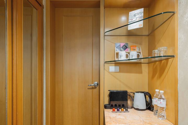 Room 10 of 60