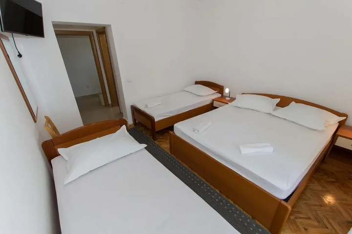 Room 2 of 9