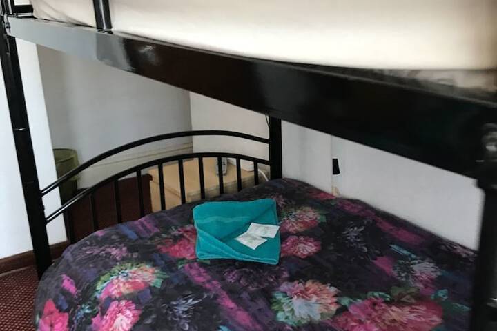 Room 8 of 37