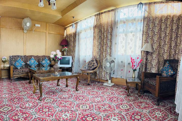 Room 27 of 45