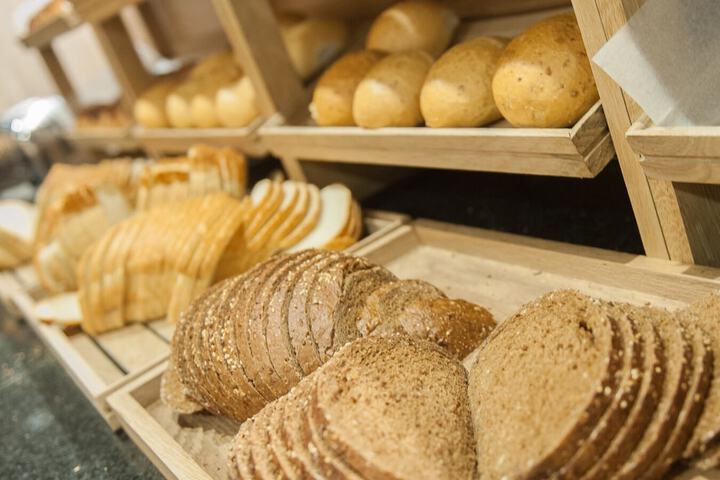 Dining 35 of 42