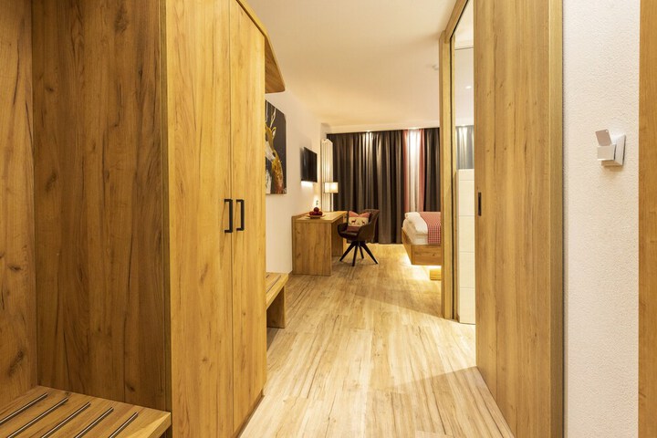 Room 5 of 52