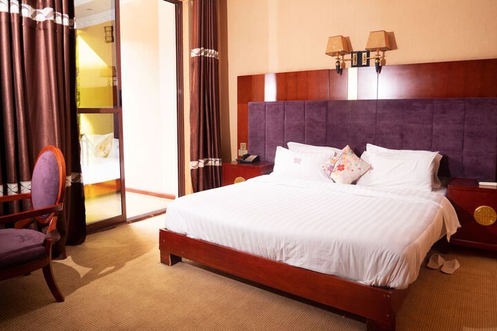 Room 3 of 16