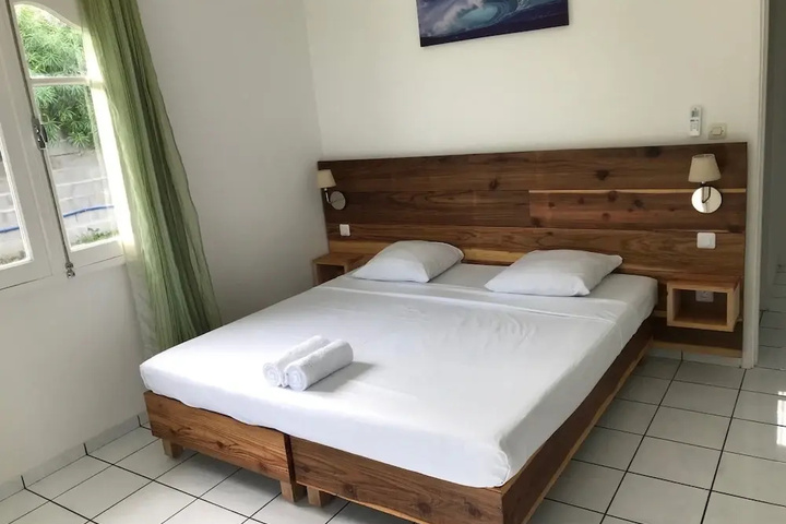 Room 3 of 9