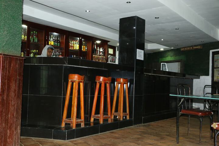 Lounge 44 of 67