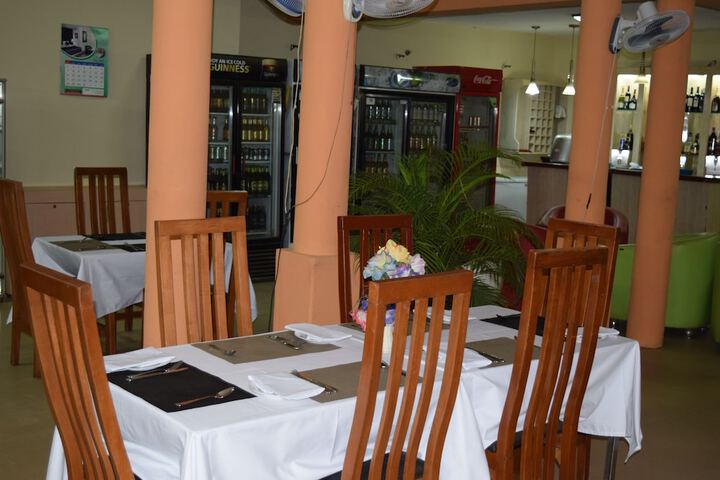 Dining 44 of 65