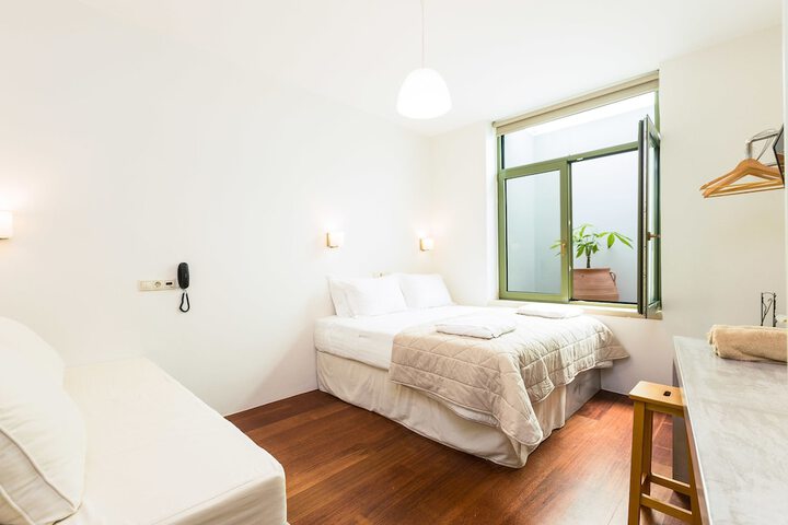 Room 15 of 109
