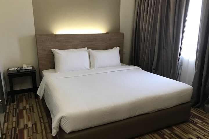 Room 15 of 48