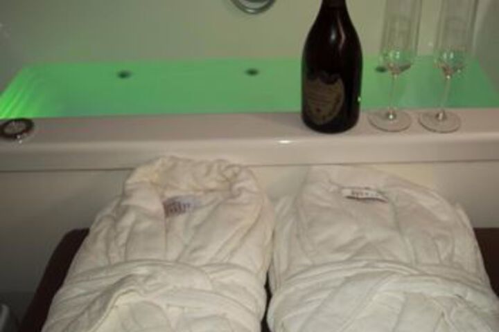 Room 2 of 25