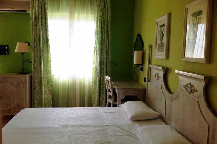 Room 3 of 23