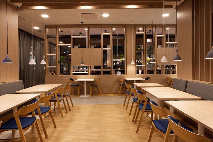 Dining 40 of 59