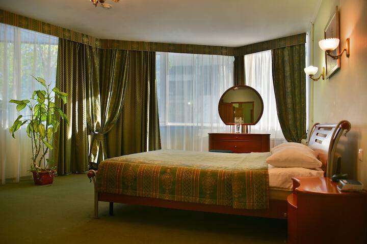 Room 25 of 42