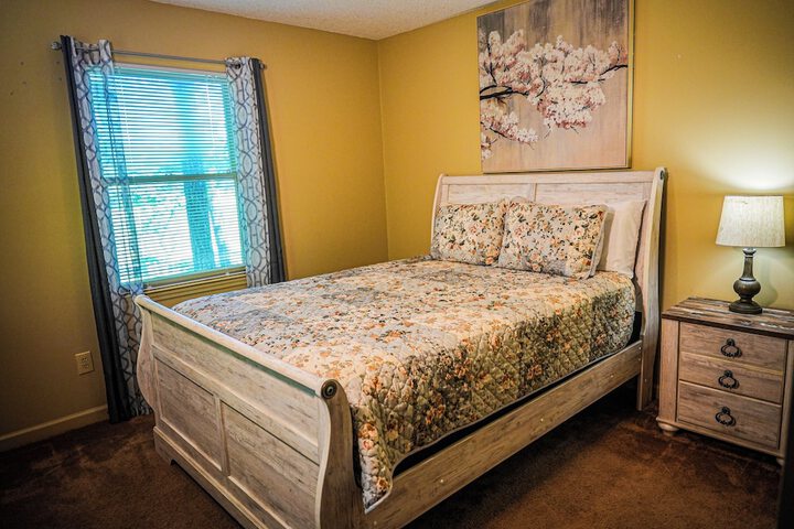 Room 28 of 232