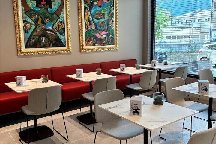 Dining 91 of 106