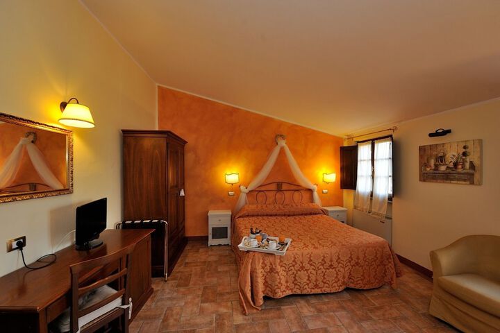 Room 8 of 44