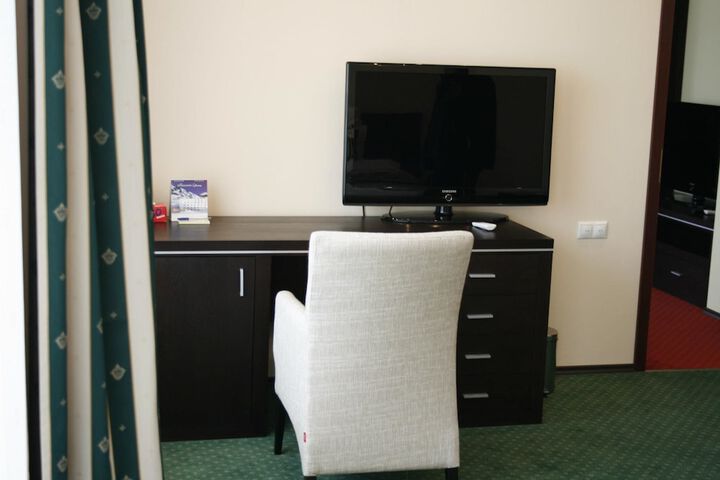 Room 35 of 42
