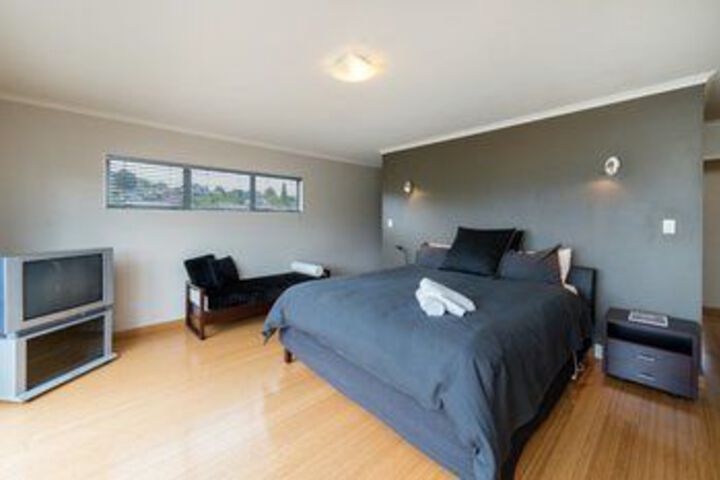 Room 31 of 222