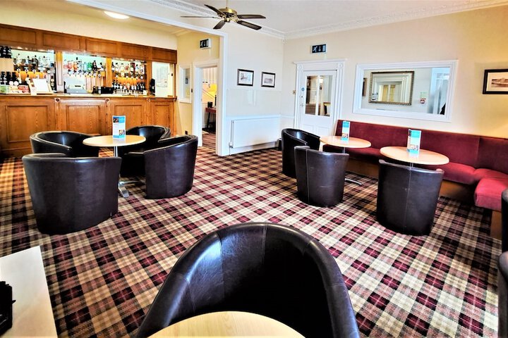 Lounge 19 of 28