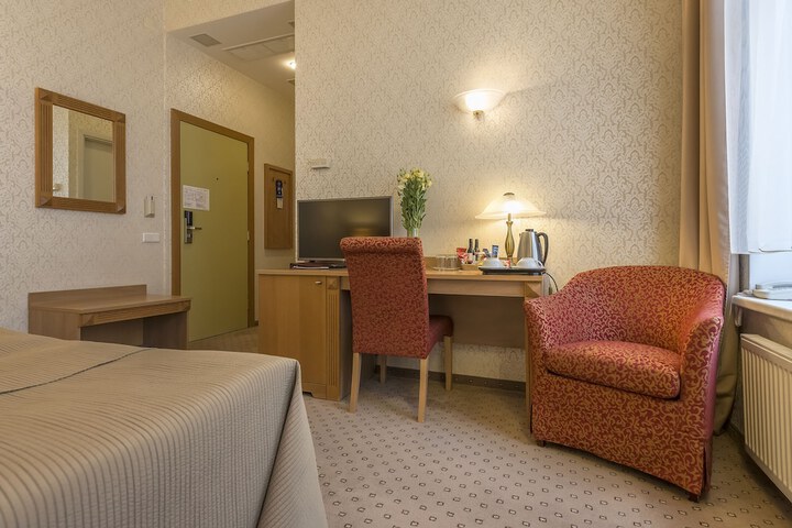 Room 13 of 69