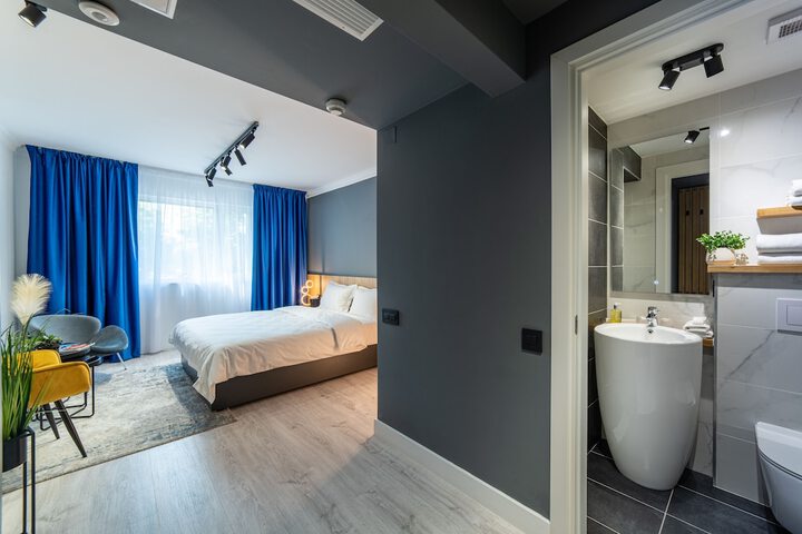 Room 12 of 23