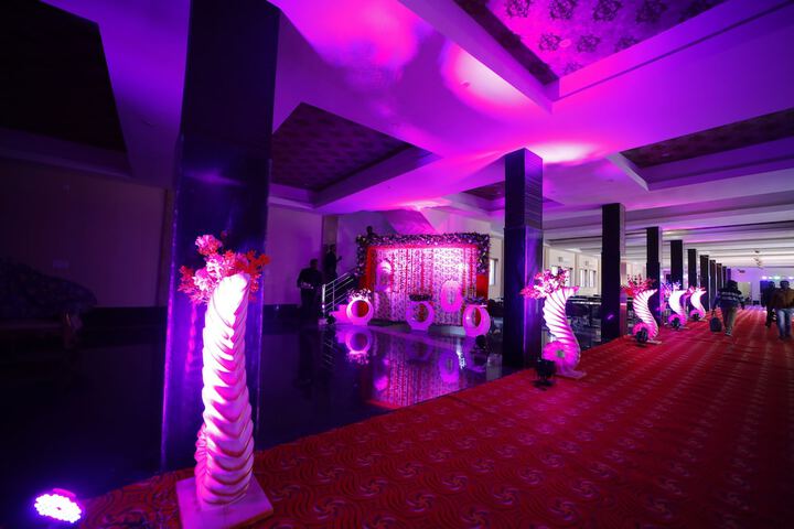Ballroom/Hall 57 of 91