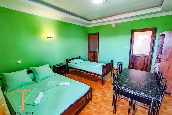 Room 3 of 8