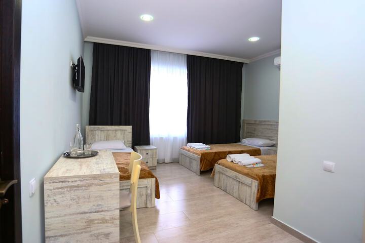 Room 12 of 34