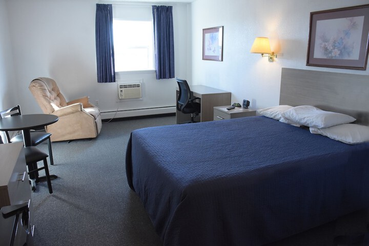 Room 7 of 18