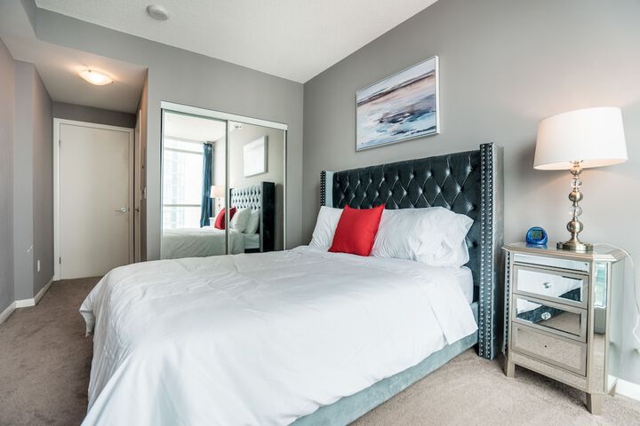 Aaira Suites at Fort York