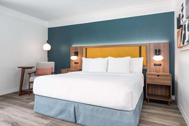 Room 21 of 48