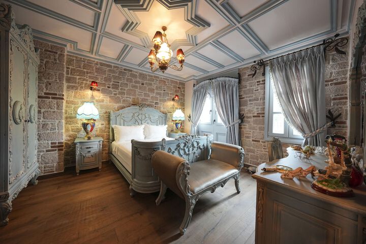 Room 33 of 171