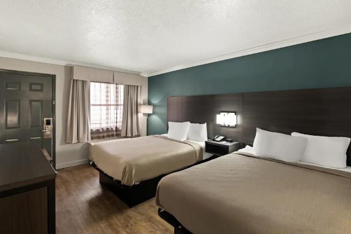 Room 22 of 27