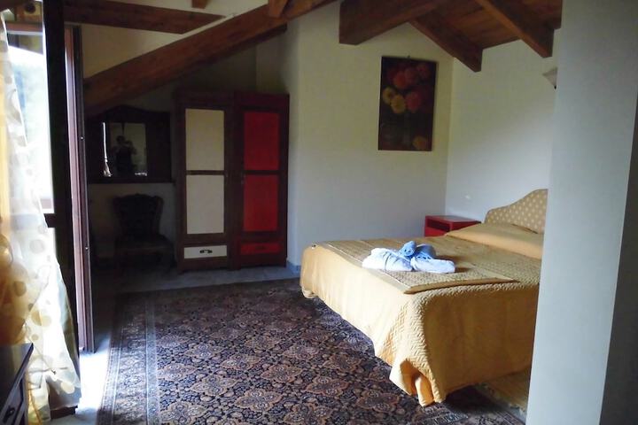 Room 2 of 50
