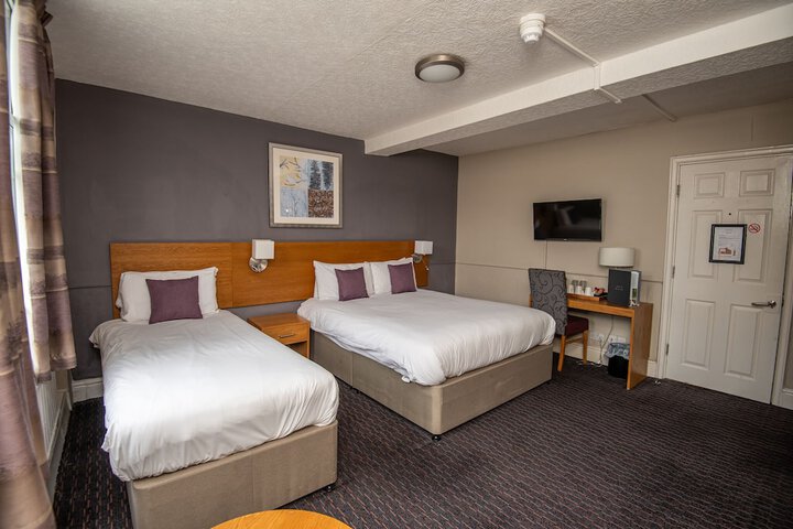 Room 11 of 36