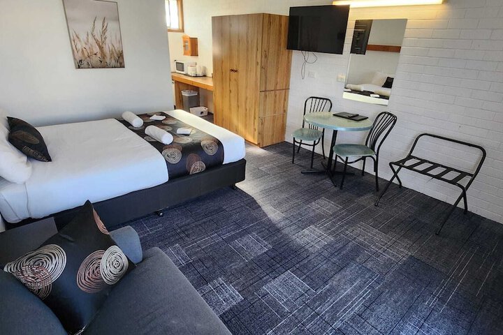 Room 18 of 34