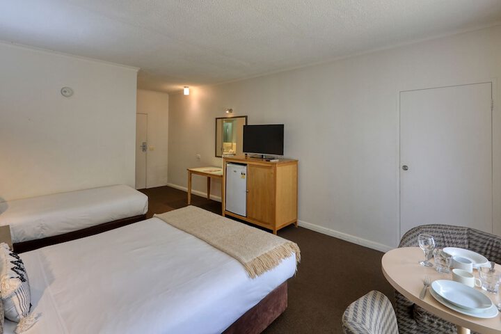 Room 8 of 42