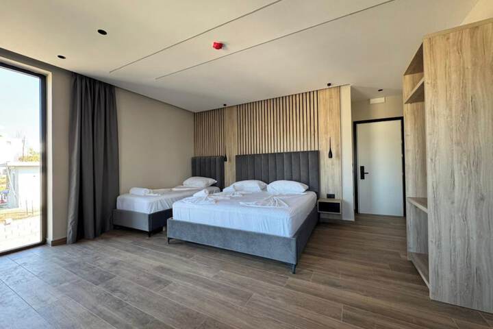Room 9 of 85