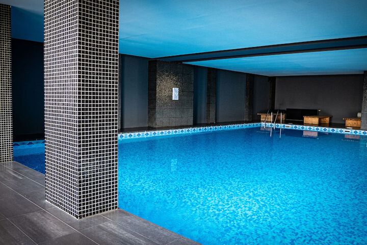 Pool 24 of 44