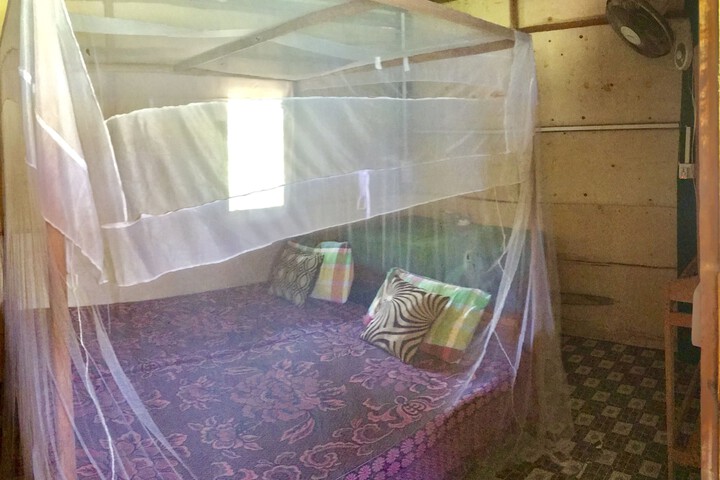 Room 14 of 90